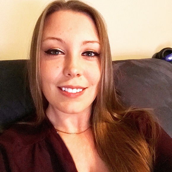 Meet your Posher, Amélie - Picture 1 of 1